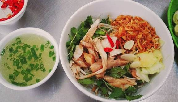 Phở Trộn Gà Áp Chảo - Trường Chinh