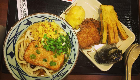 Mì Udon cà ri bò thịt heo tẩm bột chiên