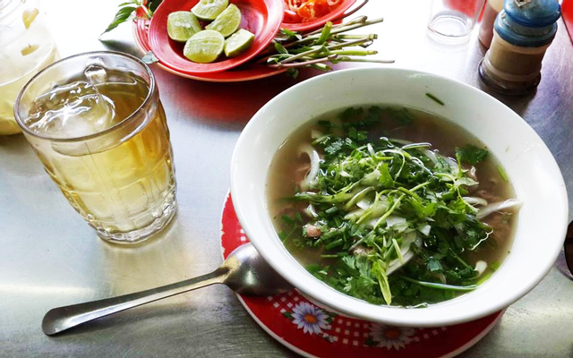Phở gân (Noodle soup with tripe flank)