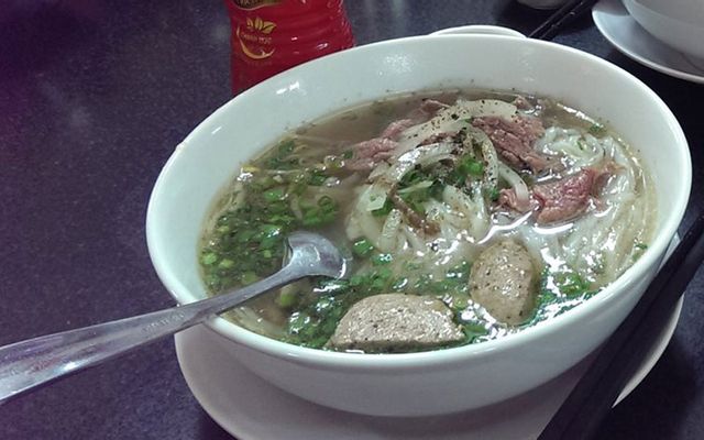 Bún bò bắp chả