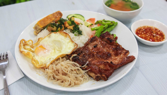 Cơm tấm sườn cây