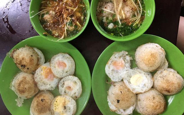 Bánh căn tôm, mực