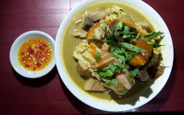 Phá lấu mì xào tỏi 1vắt