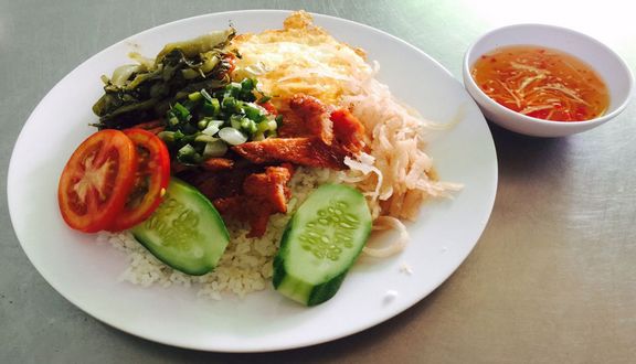 Cơm Đậu Hũ Nhồi Thịt