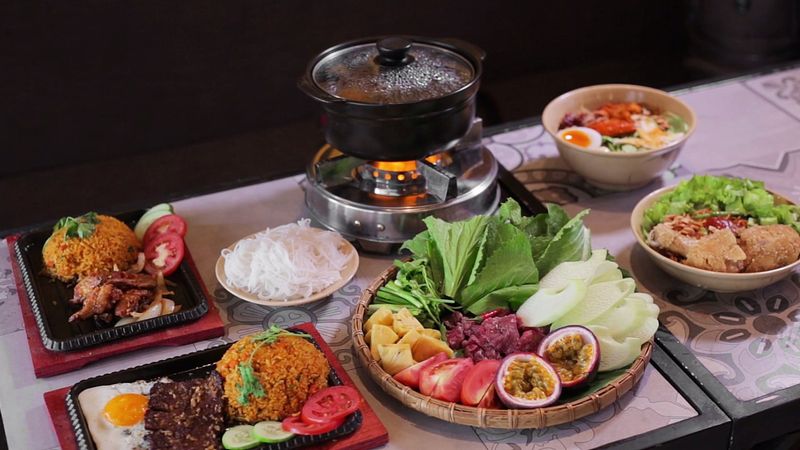Mì quảng trộn siêu sườn