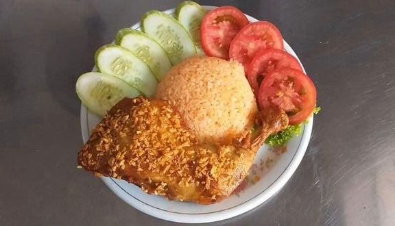 Cơm Gà Mắm Tỏi Góc Tư + Trà Đào