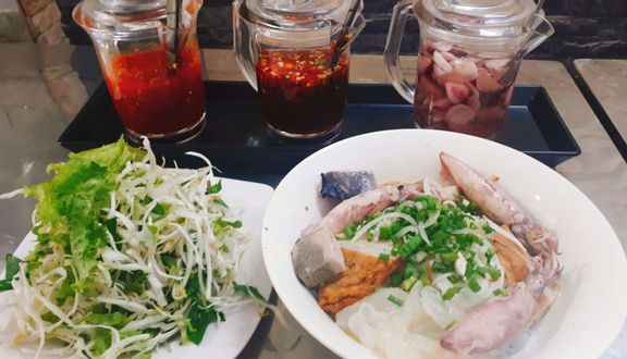 Bún chả,cá ngừ,sứa,mực