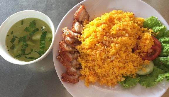Cơm sườn non xào chua ngọt