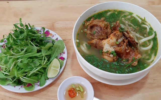 Bánh canh đặc biệt + 1 lon coca