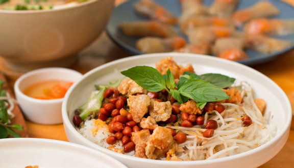 Bún chả cá tô đặc biệt