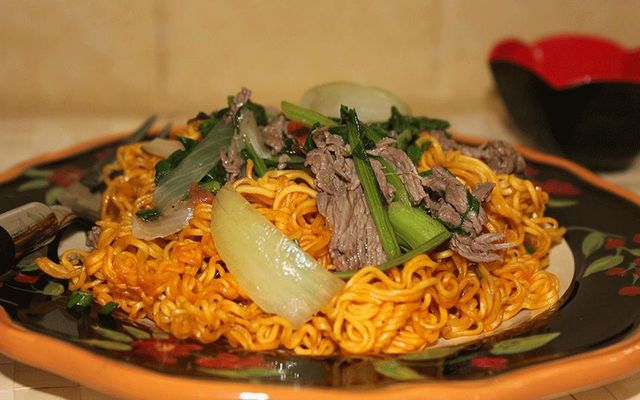 Bún gạo xào bò