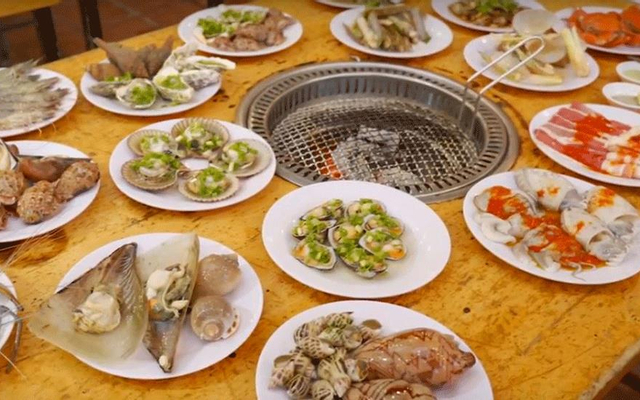 Buffet Hải Sản Tươi Sống Những Chàng Trai