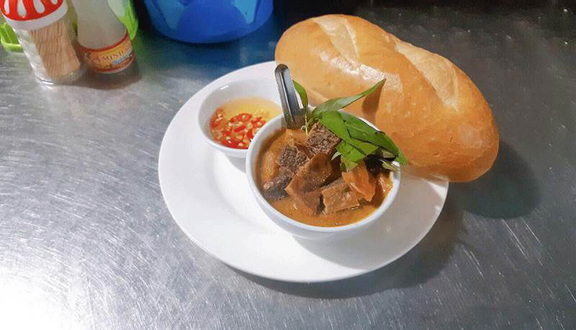 Phá lấu bò mì gói &  ly trà tắc