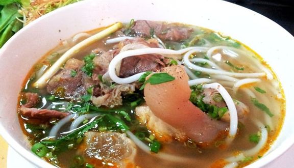 Ngọc Lan - Bún Bò Giò Heo
