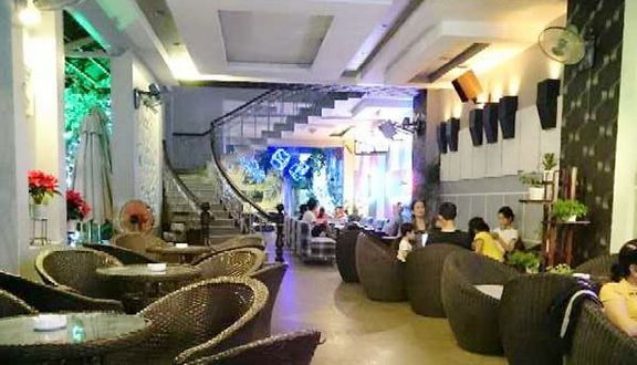 NewMoon Cafe