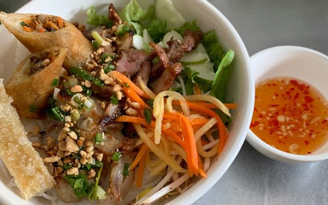 Combo3( Nem Nướng Phần+ Phần Chả Giò+ Sữa Bắp)