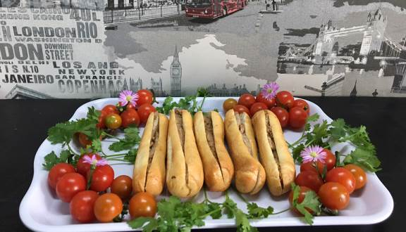 5 Bánh Mì Que