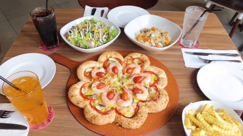 Pizza thịt & xúc xích