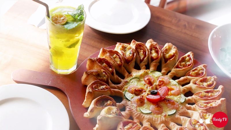 Pizza xúc xích nướng