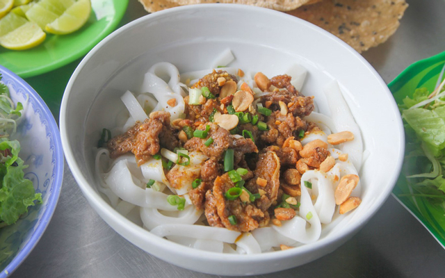 Món Quảng Dì Bảy