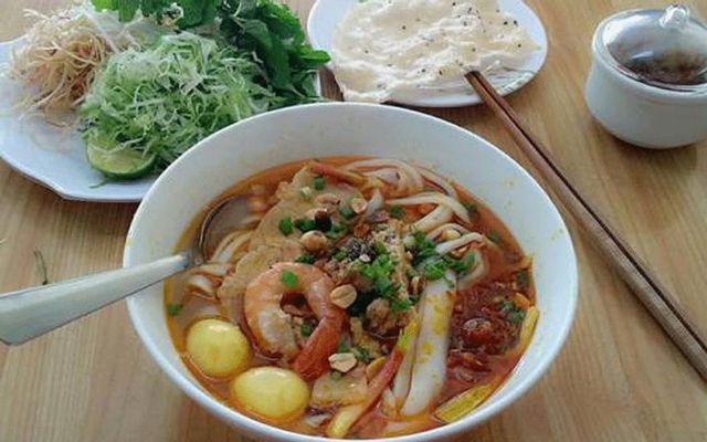Cơm gà Ủ lá Sen