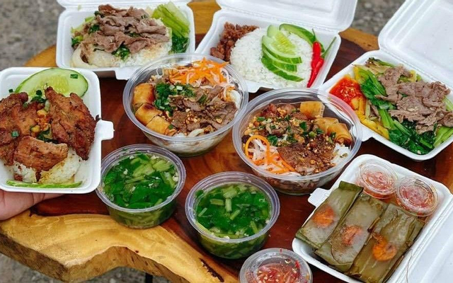 Cơm thịt nướng + ốp la
