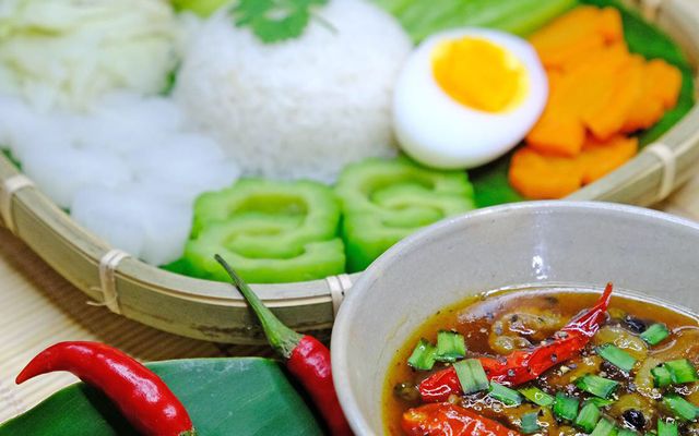 Cơm Gà Hấp Sả