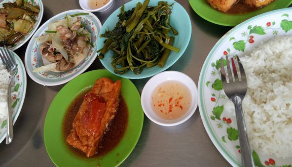 Canh chua đầu cá hú