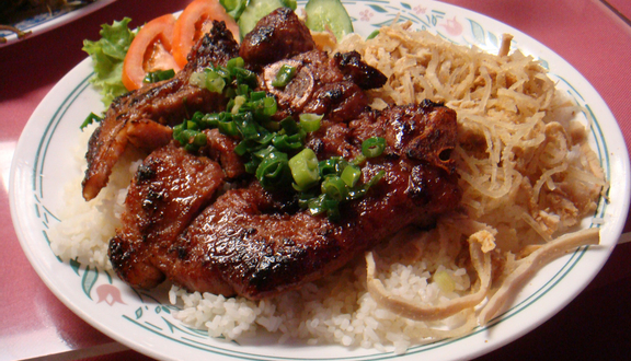 Cơm thịt kho tiêu