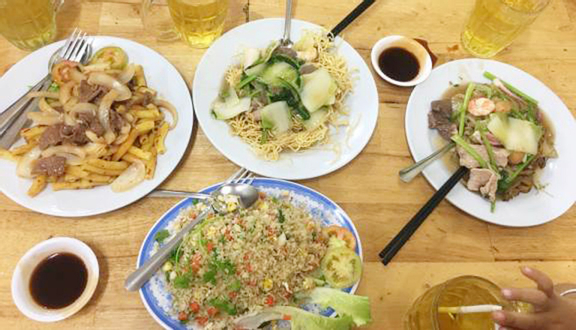 Cơm gà xối mỡ