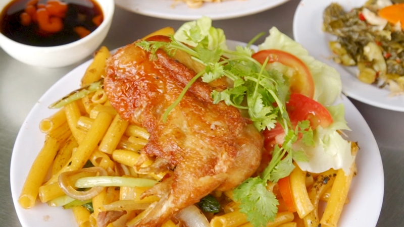 Cơm Dương Châu miếng miếng gà