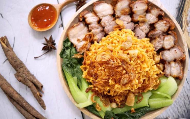 Mì Trộn Tên Lửa - Cách Mạng Tháng 8