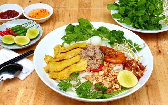 Anh Út - Mì Quảng Trộn - Điện Biên Phủ