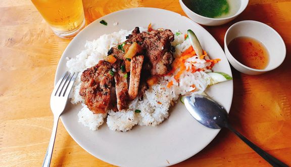 Cơm thịt kho trứng