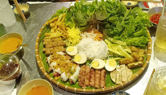 Chả cá cuốn bánh tráng (phần tự cuốn)