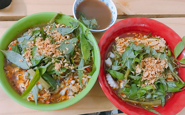 Mì Ốc Hến Má Lan - Nguyên Hồng
