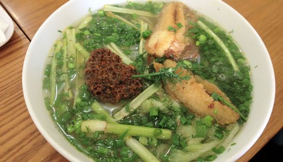 Bún cá rô chiên