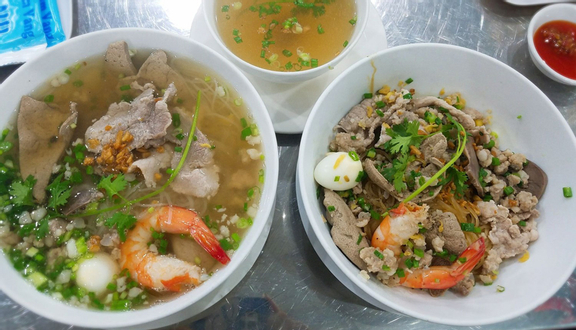 Cơm đùi gà chiên