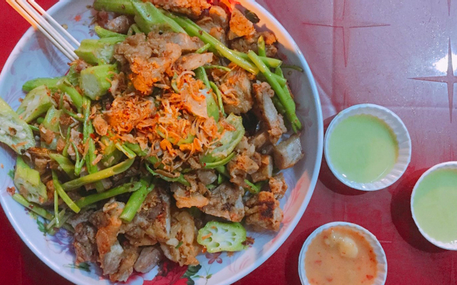 Vú heo chiên tỏi