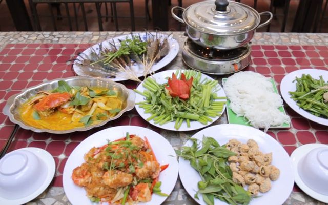 Lẩu Tôm Càng Xiên - Trần Nhân Tôn