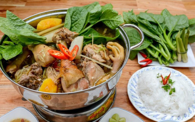 Lẩu Gà Đá & Cá Bớp - Quán Ăn Gia Đình