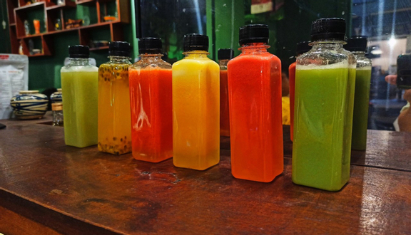 Ép Thơm đóng chai