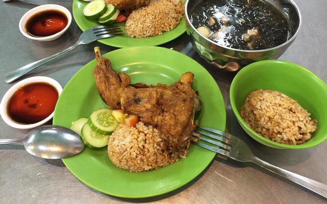 Lão Hương Thân - Cơm Gà Xối Mỡ