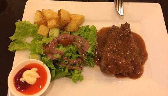 Steak bò sốt vang đỏ