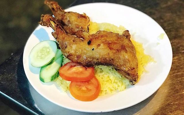 Ku Bờm - Cơm Gà Xôi Xá Xíu Sườn Nướng