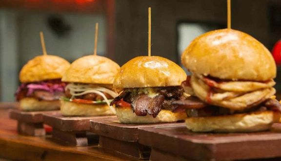 Hamburger Bò Trứng Phô Mai + Hamburger Xúc Xích Trứng + 2 Coca + Bánh tráng mỡ hành