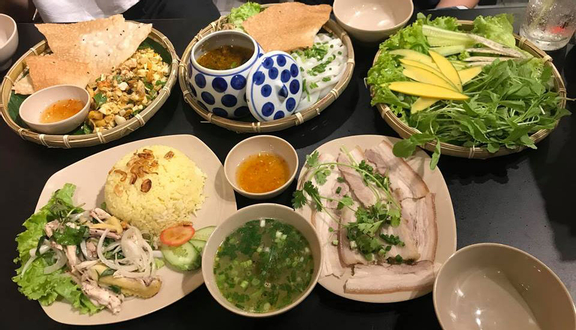 Mỳ Quảng đặt biệt ( ếch + gà)