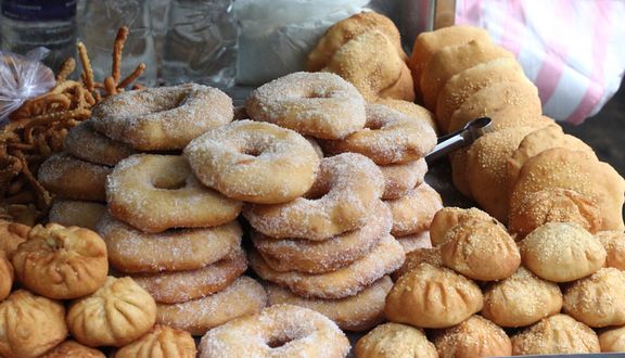 Khu Ăn Vặt Chung Cư Ngô Gia Tự