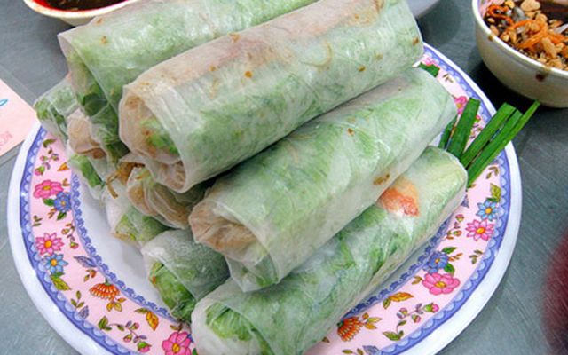 Khu Ăn Vặt Chợ Hoàng Hoa Thám