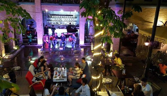Juliet’s Garden Coffee & Dining - Lê Quang Định
